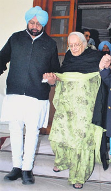 amarinder-singh-with-his-mother-rajmata-mohinder-kaur