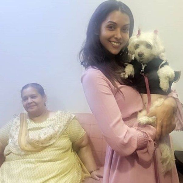 Anupriya Goenka with her Mother and Pet