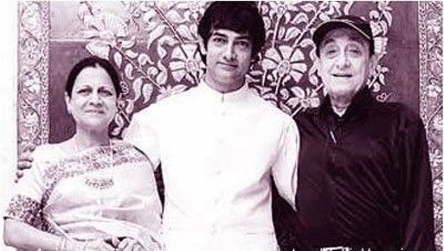 Faisal Khan parents with his brother Aamir Khan