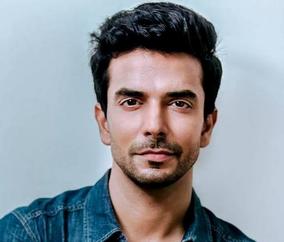 Manit Joura (Actor) Height, Weight, Age, Girlfriend, Biography & More