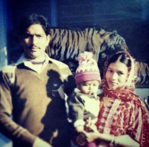 Fahad Ali's Childhood Photo With His Parents