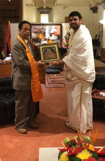 Sri Gaurav Krishna Goswami With Sir Anerood Jugnauth The Former Prime Minister of Mauritius