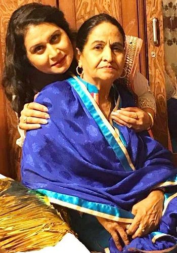 Neena Bundhel with her mother